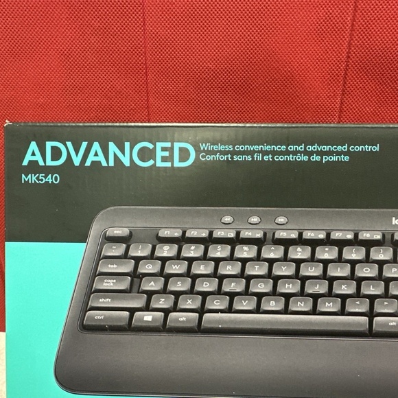 Logitech MK540 Wireless Keyboard and Mouse Combo (920-008671) - Picture 2 of 5